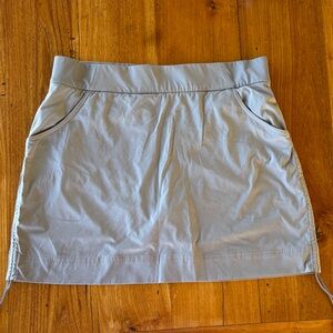 Columbia Women's Mini Skirt in Soft Gray